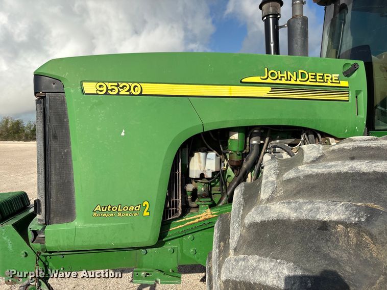 image for item EA7245 2007 John Deere 9520 Scraper Special 4WD tractor