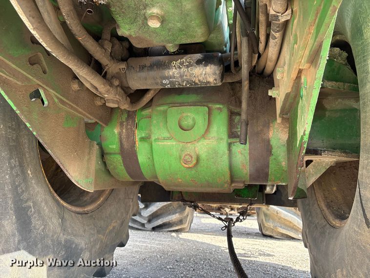 image for item EA7245 2007 John Deere 9520 Scraper Special 4WD tractor