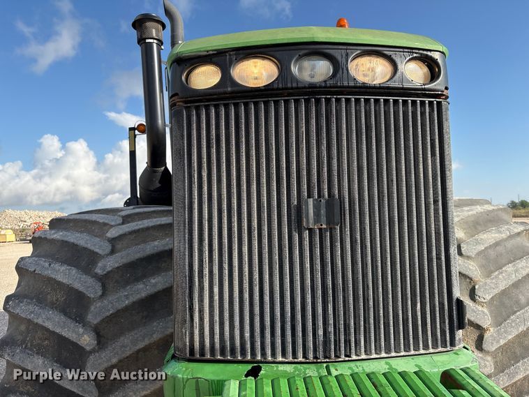 image for item EA7245 2007 John Deere 9520 Scraper Special 4WD tractor