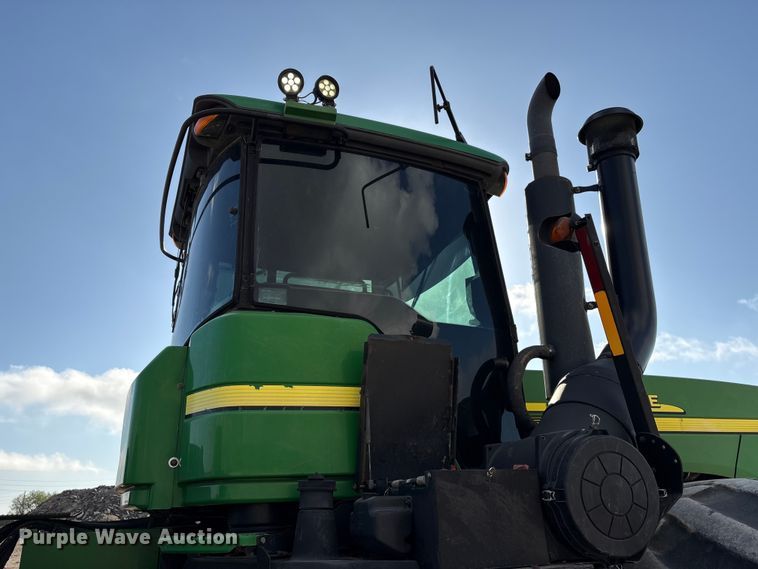 image for item EA7245 2007 John Deere 9520 Scraper Special 4WD tractor