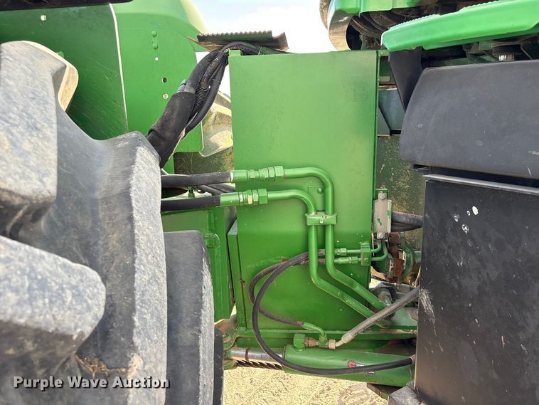 image for item EA7245 2007 John Deere 9520 Scraper Special 4WD tractor