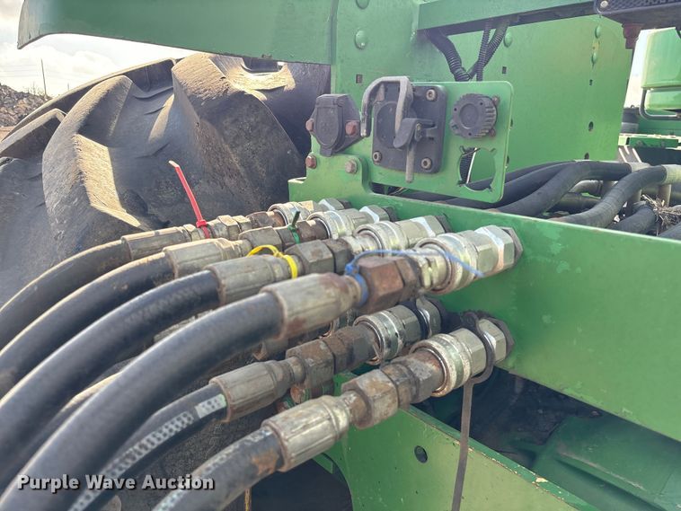 image for item EA7245 2007 John Deere 9520 Scraper Special 4WD tractor