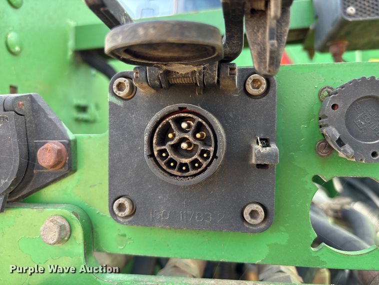 image for item EA7245 2007 John Deere 9520 Scraper Special 4WD tractor