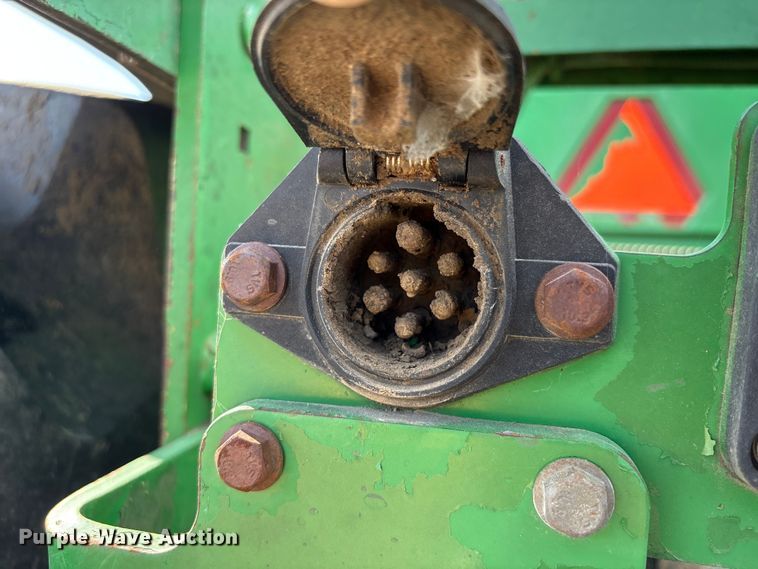 image for item EA7245 2007 John Deere 9520 Scraper Special 4WD tractor