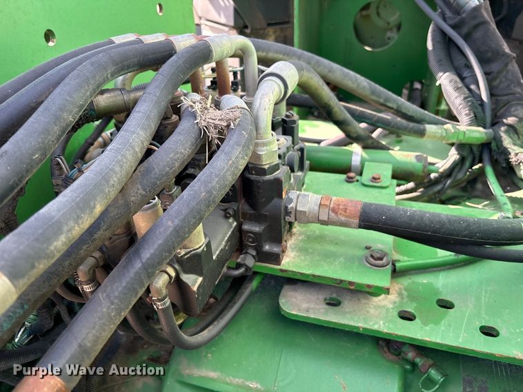 image for item EA7245 2007 John Deere 9520 Scraper Special 4WD tractor