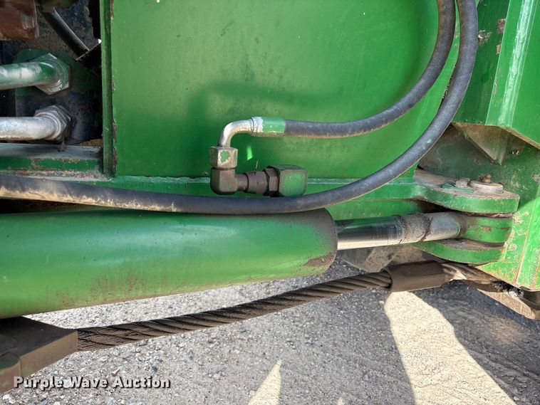 image for item EA7245 2007 John Deere 9520 Scraper Special 4WD tractor