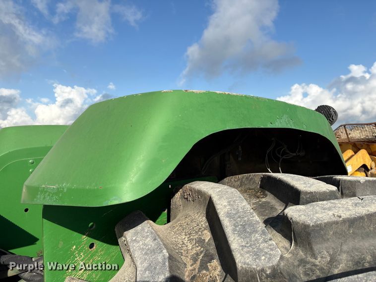 image for item EA7245 2007 John Deere 9520 Scraper Special 4WD tractor