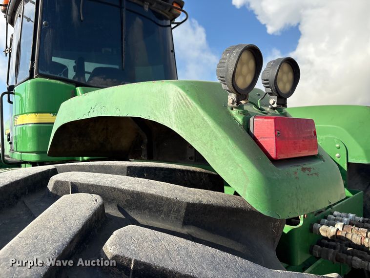 image for item EA7245 2007 John Deere 9520 Scraper Special 4WD tractor