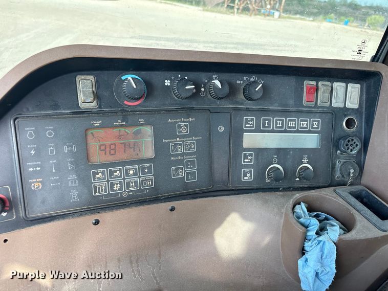 image for item EA7245 2007 John Deere 9520 Scraper Special 4WD tractor