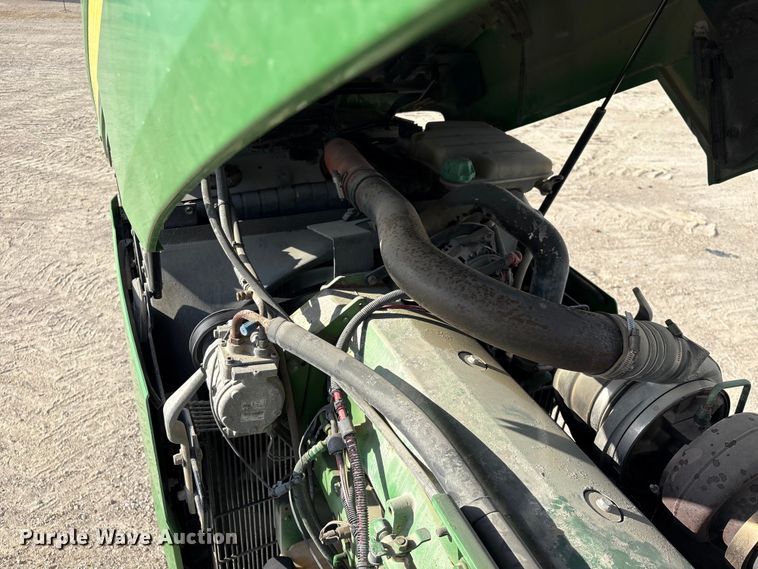 image for item EA7245 2007 John Deere 9520 Scraper Special 4WD tractor