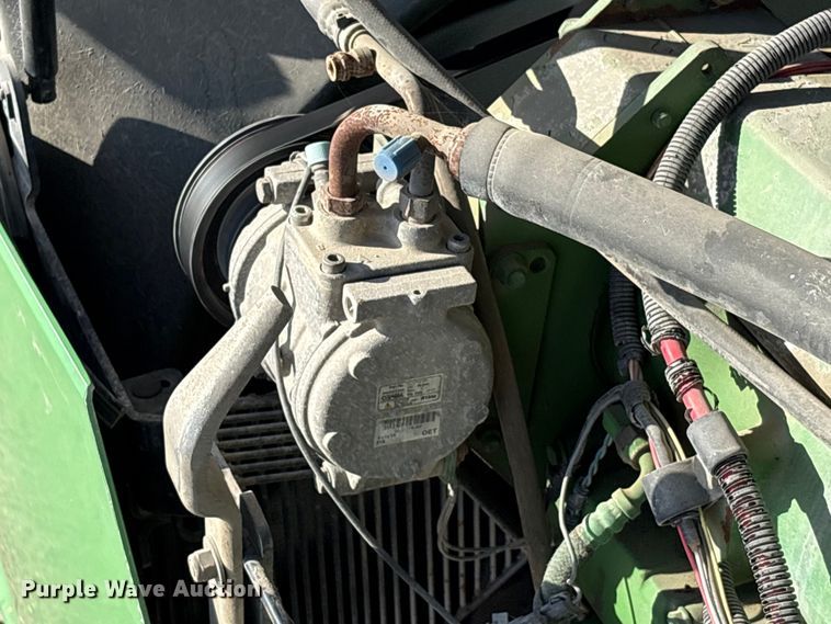 image for item EA7245 2007 John Deere 9520 Scraper Special 4WD tractor