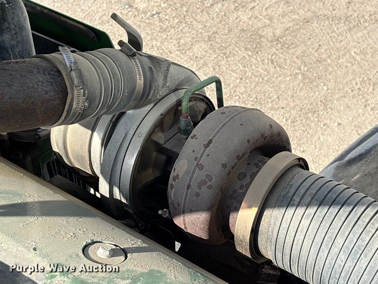 image for item EA7245 2007 John Deere 9520 Scraper Special 4WD tractor