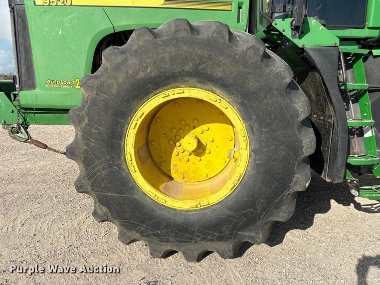 image for item EA7245 2007 John Deere 9520 Scraper Special 4WD tractor