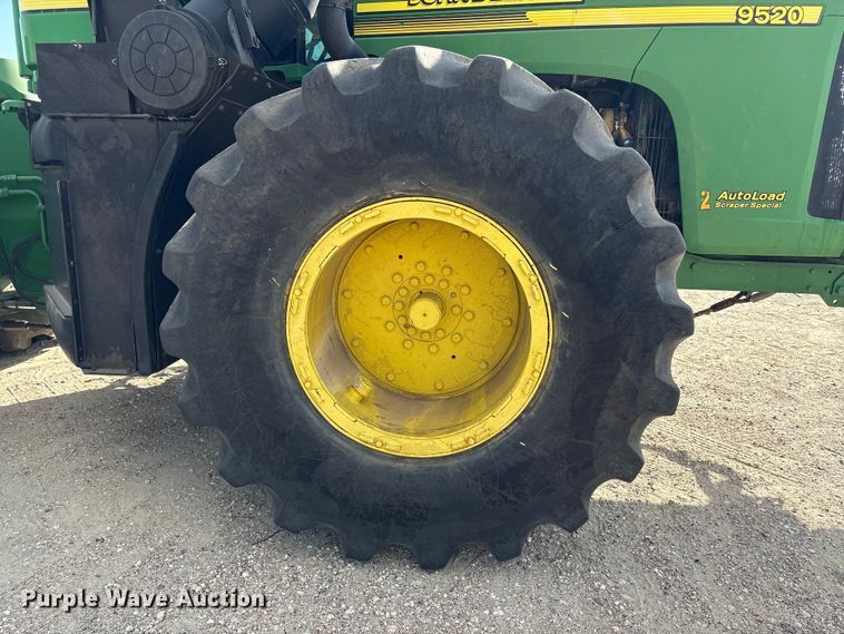 image for item EA7245 2007 John Deere 9520 Scraper Special 4WD tractor