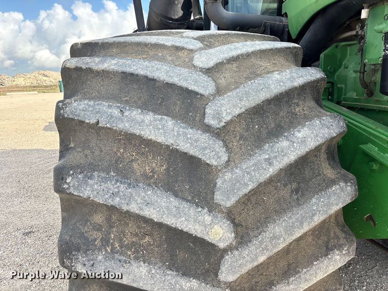 image for item EA7245 2007 John Deere 9520 Scraper Special 4WD tractor