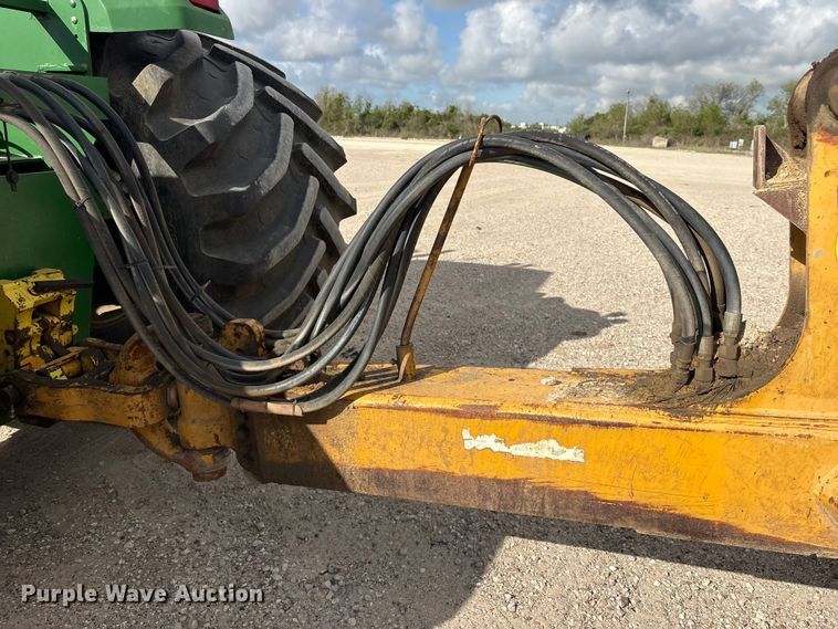 image for item EA7247 2001 John Deere 1812C scraper