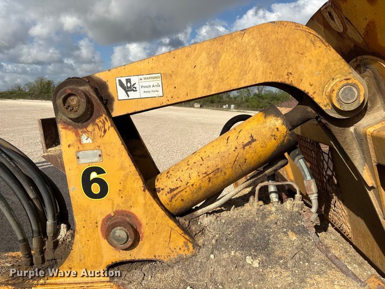 image for item EA7247 2001 John Deere 1812C scraper