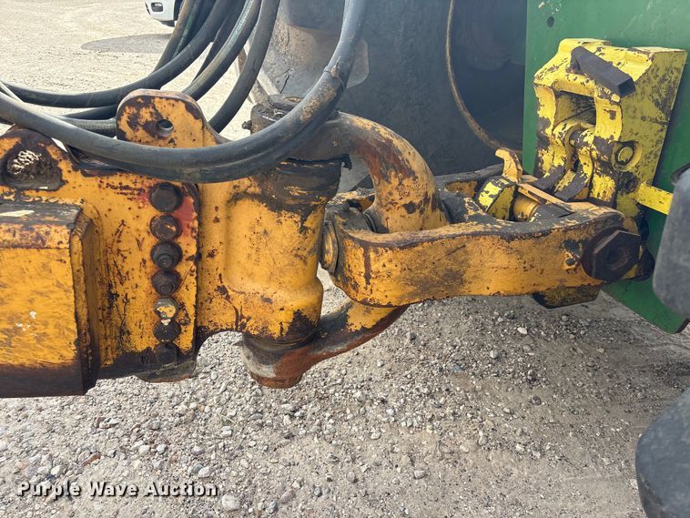 image for item EA7247 2001 John Deere 1812C scraper