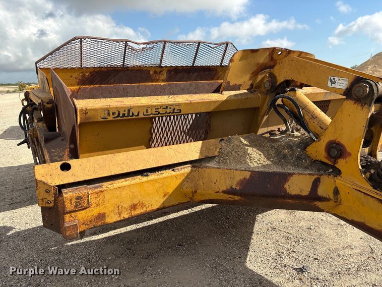 image for item EA7247 2001 John Deere 1812C scraper