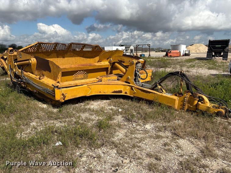 image for item EA7248 2014 John Deere 1812C scraper