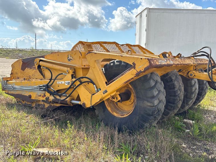 image for item EA7248 2014 John Deere 1812C scraper