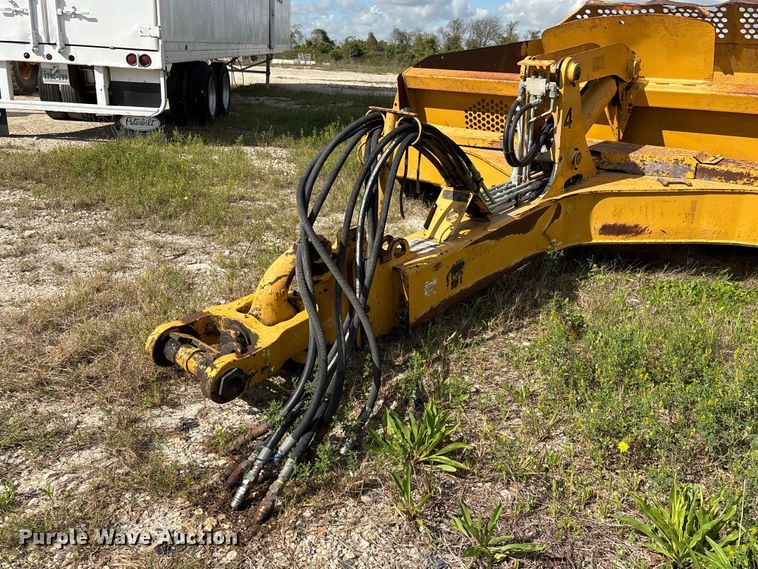 image for item EA7248 2014 John Deere 1812C scraper