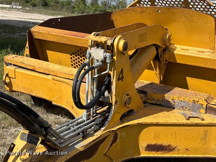 image for item EA7248 2014 John Deere 1812C scraper