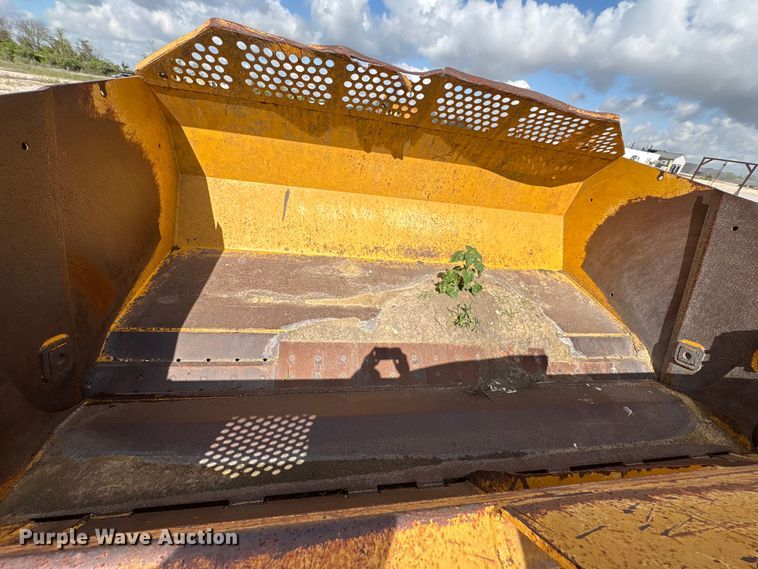 image for item EA7248 2014 John Deere 1812C scraper