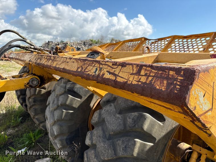 image for item EA7248 2014 John Deere 1812C scraper