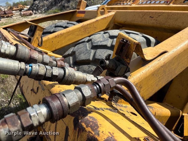 image for item EA7248 2014 John Deere 1812C scraper