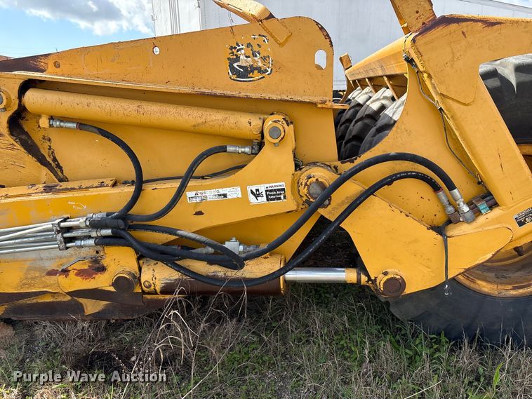 image for item EA7248 2014 John Deere 1812C scraper