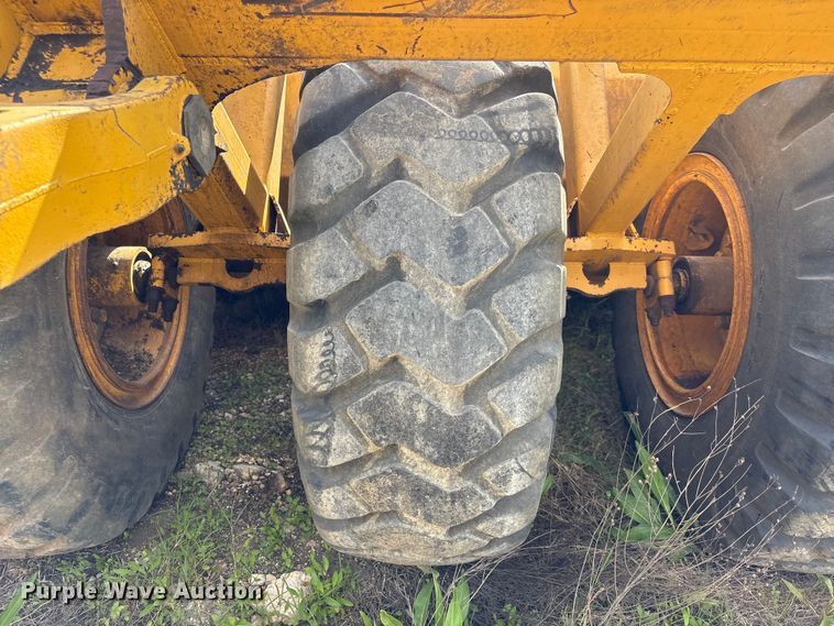 image for item EA7248 2014 John Deere 1812C scraper