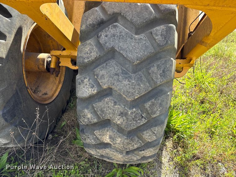 image for item EA7248 2014 John Deere 1812C scraper