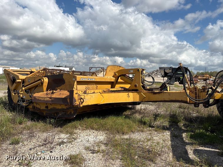 image for item EA7249 John Deere 1812C scraper