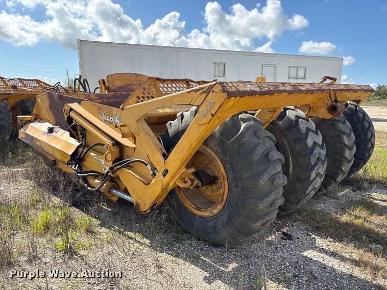 image for item EA7249 John Deere 1812C scraper