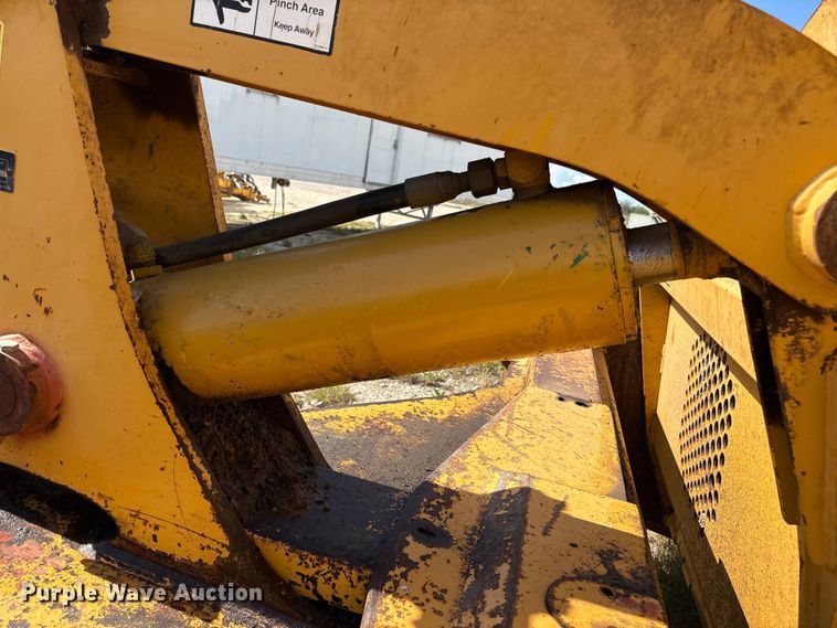 image for item EA7249 John Deere 1812C scraper