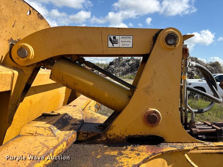 image for item EA7249 John Deere 1812C scraper