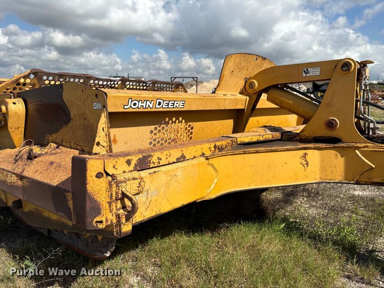 image for item EA7249 John Deere 1812C scraper