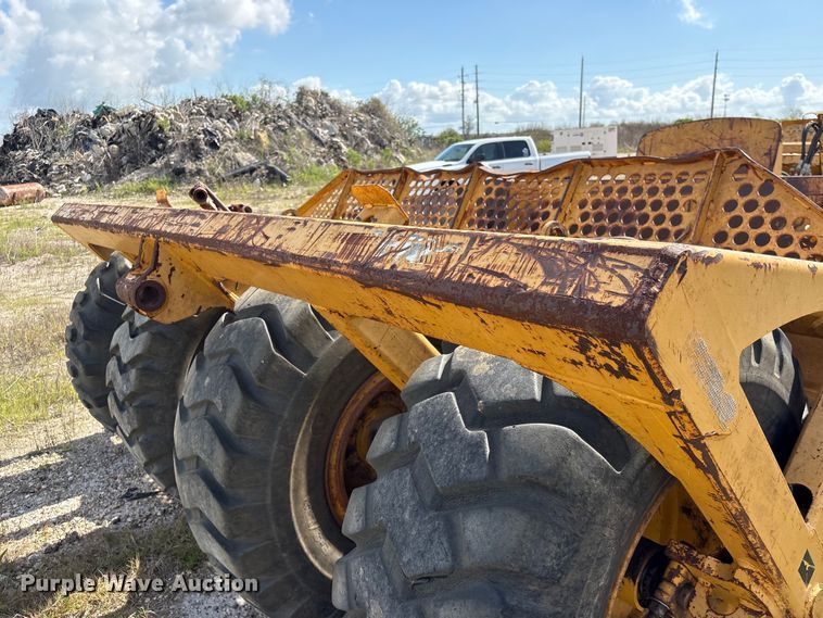 image for item EA7249 John Deere 1812C scraper