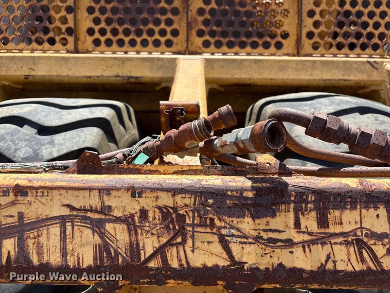 image for item EA7249 John Deere 1812C scraper