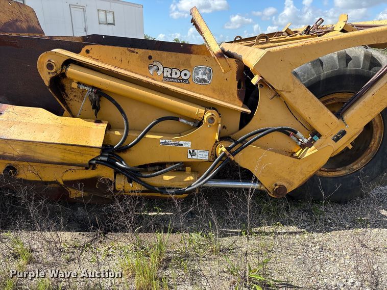 image for item EA7249 John Deere 1812C scraper