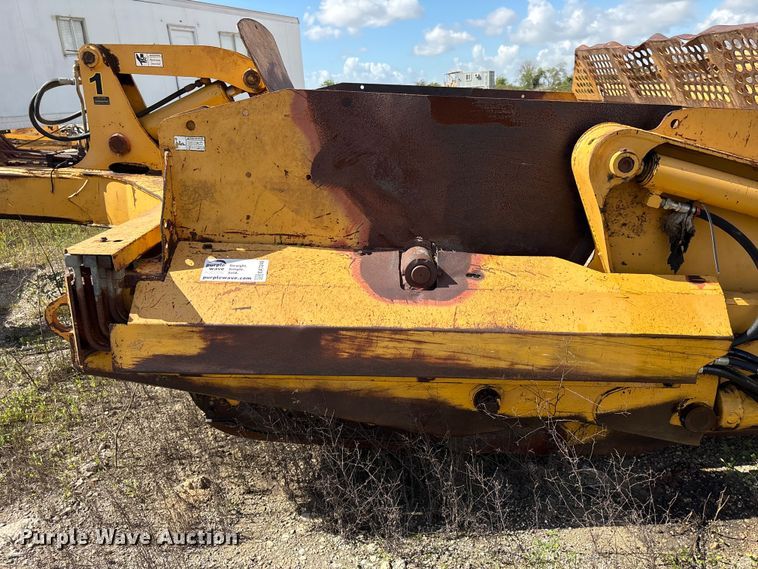 image for item EA7249 John Deere 1812C scraper