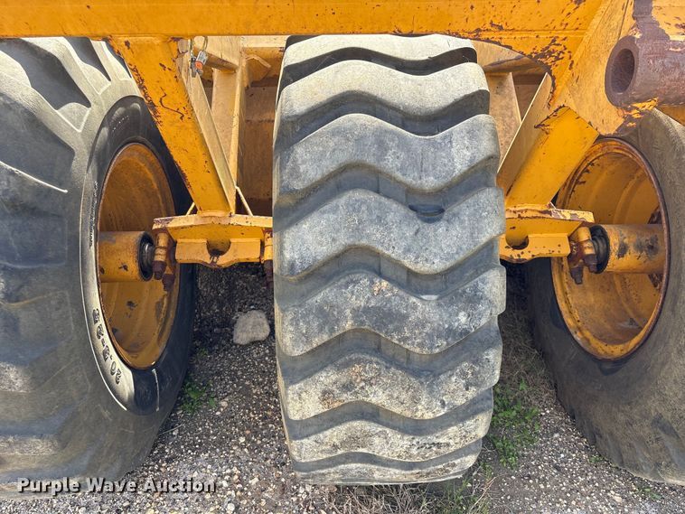 image for item EA7249 John Deere 1812C scraper