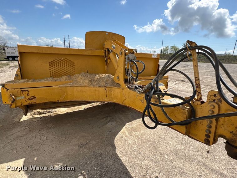 image for item EA7251 2014 John Deere 1812C scraper