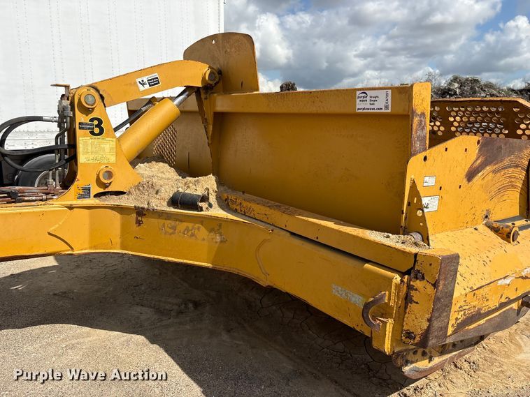 image for item EA7251 2014 John Deere 1812C scraper