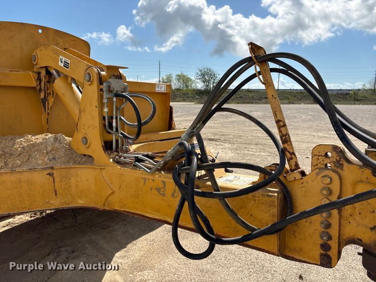 image for item EA7251 2014 John Deere 1812C scraper