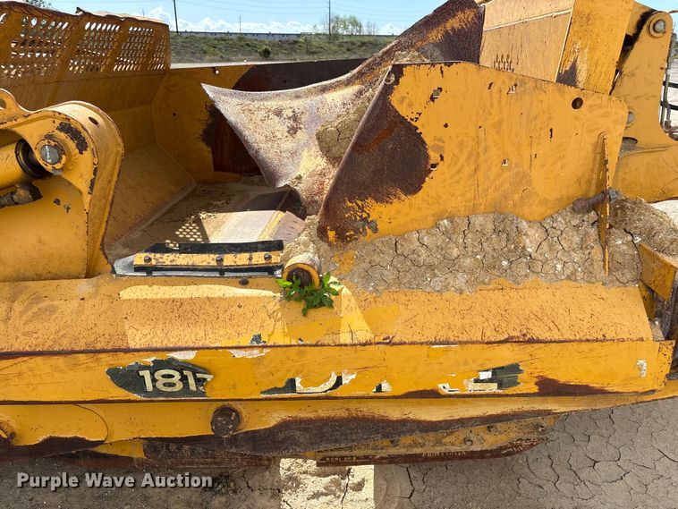 image for item EA7251 2014 John Deere 1812C scraper