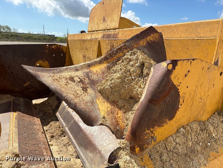 image for item EA7251 2014 John Deere 1812C scraper