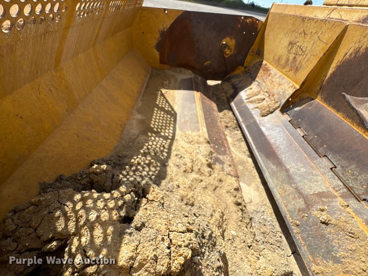 image for item EA7251 2014 John Deere 1812C scraper