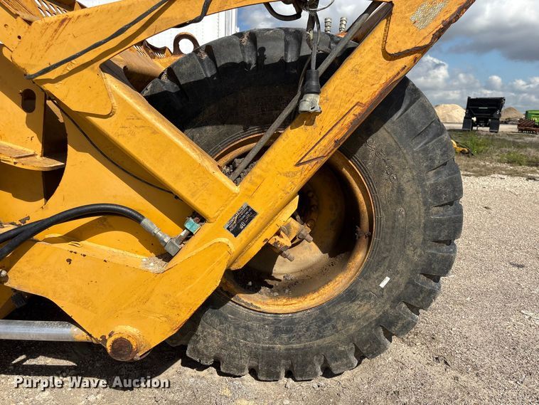 image for item EA7251 2014 John Deere 1812C scraper